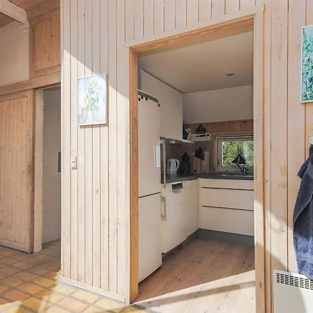 Roulf - 1-1km From The Sea By Interhome *