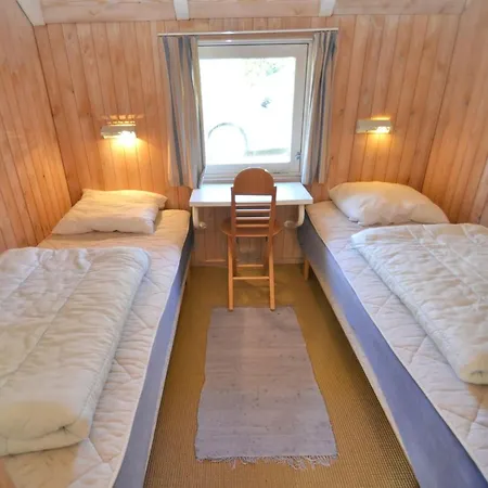 Roulf - 1-1km From The Sea By Interhome